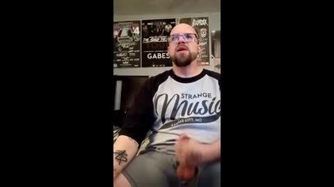 Snapshot of triller402 chatting on March 7, 2026, 11:35 pm triller402 online show from March 7, 2026, 11:35 pm