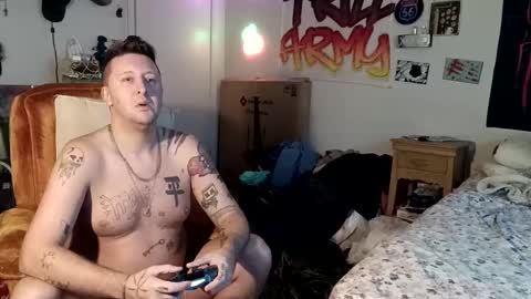 trillnonymau5 online show from December 17, 2024, 10:11 pm