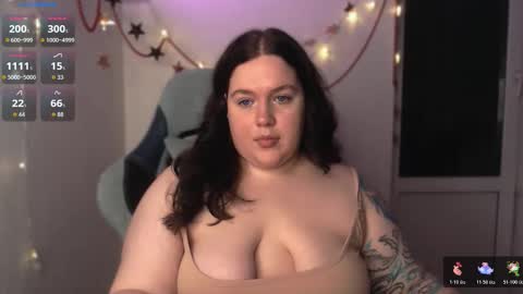 Snapshot of trinititi chatting on December 21, 2025, 12:07 am Tina online show from December 21, 2025, 12:07 am