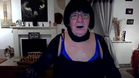 Snapshot of trinity1011 chatting on November 15, 2025, 6:55 am trinity1011 online show from November 15, 2025, 6:55 am