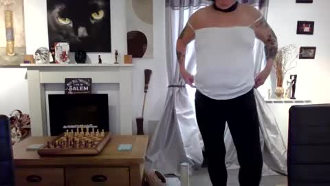 Snapshot of trinity1011 chatting on December 14, 2025, 8:30 am trinity1011 online show from December 14, 2025, 8:30 am