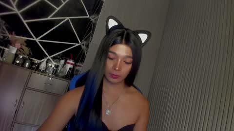 Snapshot of trinityfucksyou chatting on February 19, 2025, 5:27 pm Ms Ella online show from February 19, 2025, 5:27 pm