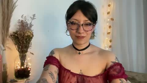 Snapshot of trinitysecrets chatting on December 18, 2025, 6:47 pm trinitysecrets online show from December 18, 2025, 6:47 pm