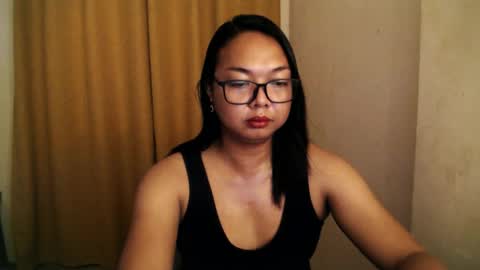 Snapshot of trishakera chatting on November 30, 2025, 1:42 am trisha online show from November 30, 2025, 1:42 am