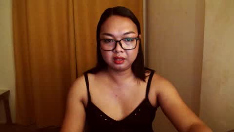 Snapshot of trishakera chatting on December 5, 2025, 2:09 am trisha online show from December 5, 2025, 2:09 am