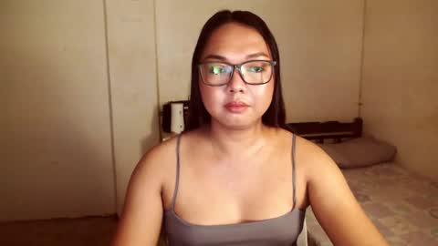 Snapshot of trishakera chatting on December 15, 2025, 1:21 am trisha online show from December 15, 2025, 1:21 am