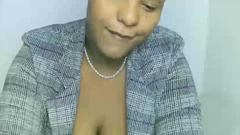 Snapshot of trishbigtits chatting on October 20, 2025, 2:39 pm trishbigtits online show from October 20, 2025, 2:39 pm