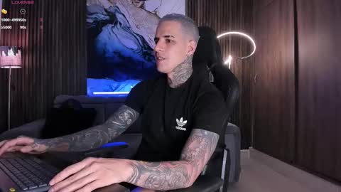 Snapshot of trisstan_ chatting on October 26, 2025, 8:59 pm Alexander online show from October 26, 2025, 8:59 pm