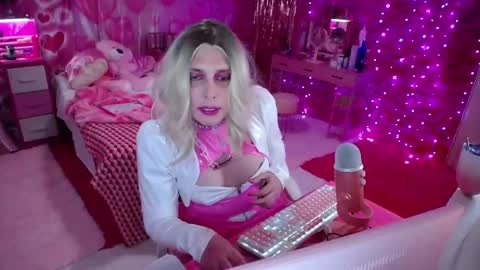 trista_doll online show from February 22, 2025, 11:24 pm