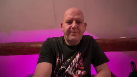 Snapshot of tritonspace chatting on November 30, 2025, 1:09 am Triton online show from November 30, 2025, 1:09 am