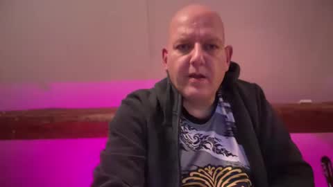 Snapshot of tritonspace chatting on March 10, 2026, 4:06 am Triton online show from March 10, 2026, 4:06 am