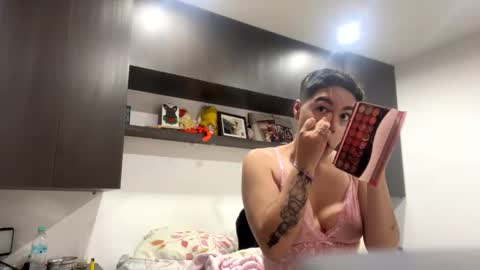 Snapshot of trixie_tangg chatting on January 14, 2025, 2:29 am Kitty online show from January 14, 2025, 2:29 am