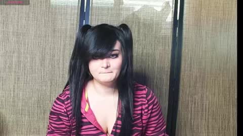 Snapshot of trixiedoescamcam chatting on January 27, 2025, 2:24 pm trixiedoescamcam online show from January 27, 2025, 2:24 pm
