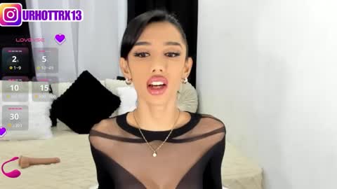 Snapshot of trixieemerald chatting on December 20, 2025, 10:28 pm trixieemerald online show from December 20, 2025, 10:28 pm