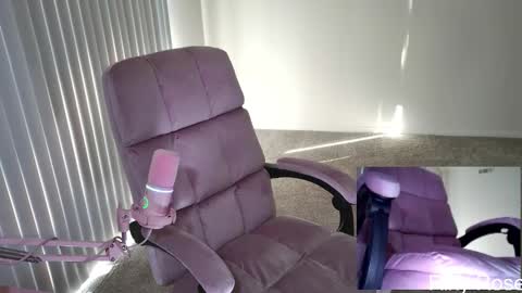 Snapshot of trixyrose chatting on February 13, 2026, 9:11 pm RixyRose online show from February 13, 2026, 9:11 pm