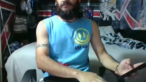 Snapshot of trizquelmen chatting on April 12, 2026, 11:43 pm Andrew online show from April 12, 2026, 11:43 pm