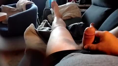 tronuadu online show from December 19, 2025, 9:49 am