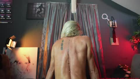 Linda  ONLYFANS Trophymilf1  Istagram trophymilf1 online show from December 10, 2024, 5:33 pm