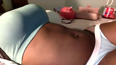 Tropical Ebony online show from December 14, 2025, 1:05 pm