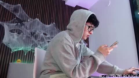 Troy online show from October 18, 2025, 6:52 pm