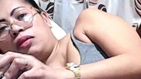 Snapshot of truefilipinabeauty chatting on October 9, 2025, 12:08 am emily online show from October 9, 2025, 12:08 am