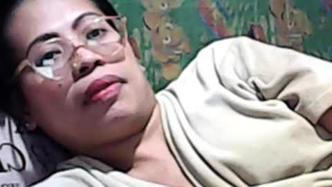 Snapshot of truefilipinabeauty chatting on October 11, 2025, 12:26 pm emily online show from October 11, 2025, 12:26 pm