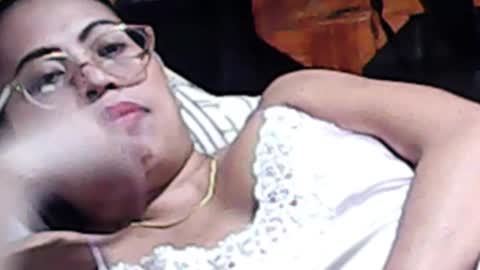 Snapshot of truefilipinabeauty chatting on November 1, 2025, 11:23 am emily online show from November 1, 2025, 11:23 am