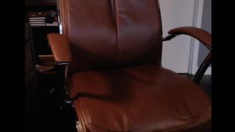 trvler72 online show from April 28, 2026, 12:53 am