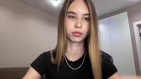 tryme_muse online show from November 13, 2025, 4:17 pm