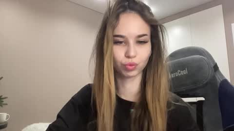 tryme_muse online show from December 22, 2025, 5:10 pm