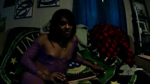 Snapshot of ts_britt chatting on December 21, 2025, 7:10 pm ts_britt online show from December 21, 2025, 7:10 pm