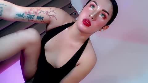Snapshot of tsgirl_julian69 chatting on March 8, 2025, 6:37 pm Julian online show from March 8, 2025, 6:37 pm