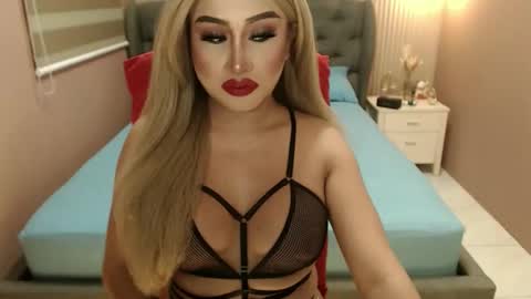 Snapshot of tshugescock chatting on February 7, 2025, 7:59 pm SEDUCTIVEmistresCUMS online show from February 7, 2025, 7:59 pm