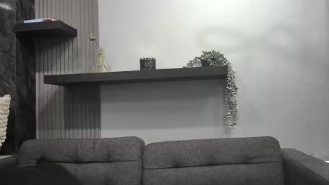 Lexi Longg online show from April 10, 2026, 1:38 pm