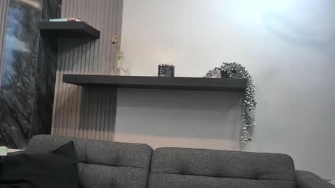 Lexi Longg online show from April 15, 2026, 5:47 am