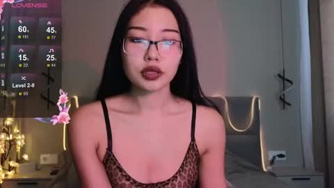 Snapshot of tsukuyami_mi chatting on June 4, 2026, 10:10 am Yuki online show from June 4, 2026, 10:10 am