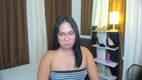 Karen Oquio online show from September 25, 2025, 6:55 pm