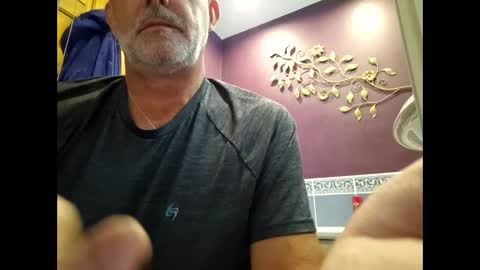 Snapshot of tubsy6868 chatting on October 26, 2025, 4:24 pm tubsy6868 online show from October 26, 2025, 4:24 pm