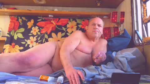 Snapshot of tumbafox1 chatting on April 23, 2026, 7:27 pm tumbafox1 online show from April 23, 2026, 7:27 pm