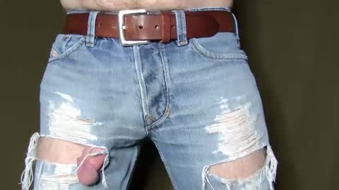 Snapshot of turquoise_metallic chatting on October 19, 2025, 11:38 pm Phil Box online show from October 19, 2025, 11:38 pm