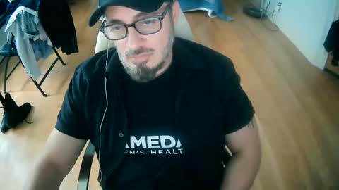 Snapshot of tuscan_taurus chatting on October 31, 2025, 8:43 pm tuscan_taurus online show from October 31, 2025, 8:43 pm