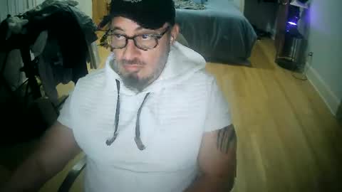 Snapshot of tuscan_taurus chatting on November 3, 2025, 10:21 pm tuscan_taurus online show from November 3, 2025, 10:21 pm