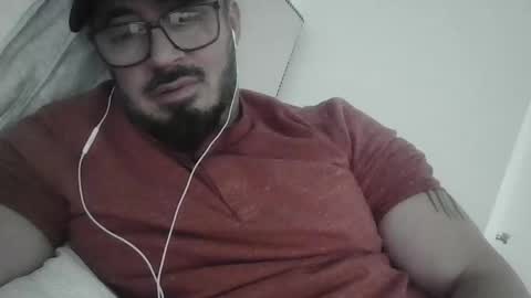 Snapshot of tuscan_taurus chatting on November 15, 2025, 2:13 pm tuscan_taurus online show from November 15, 2025, 2:13 pm