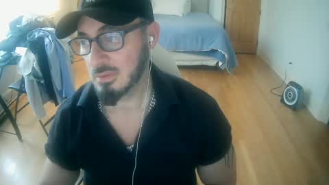 Snapshot of tuscan_taurus chatting on November 20, 2025, 2:06 pm tuscan_taurus online show from November 20, 2025, 2:06 pm