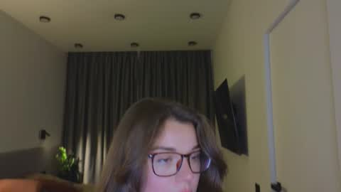 Snapshot of tutti_frutti_ chatting on October 31, 2025, 8:21 pm Ariana online show from October 31, 2025, 8:21 pm