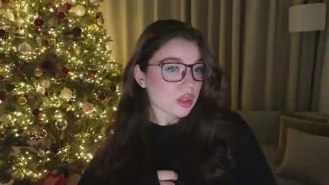 Snapshot of tutti_frutti_ chatting on December 13, 2025, 8:47 pm Ariana online show from December 13, 2025, 8:47 pm