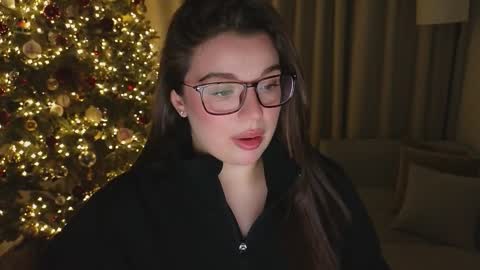 Snapshot of tutti_frutti_ chatting on December 14, 2025, 7:51 pm Ariana online show from December 14, 2025, 7:51 pm