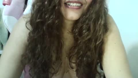 Snapshot of tuzusy chatting on February 14, 2025, 1:29 pm tuzusy online show from February 14, 2025, 1:29 pm