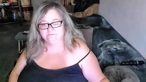 Snapshot of tviks chatting on January 10, 2026, 5:04 pm Lana online show from January 10, 2026, 5:04 pm