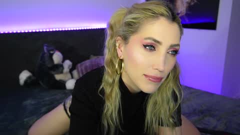 Snapshot of tweety_twist chatting on December 22, 2024, 10:25 pm MayCarrey online show from December 22, 2024, 10:25 pm